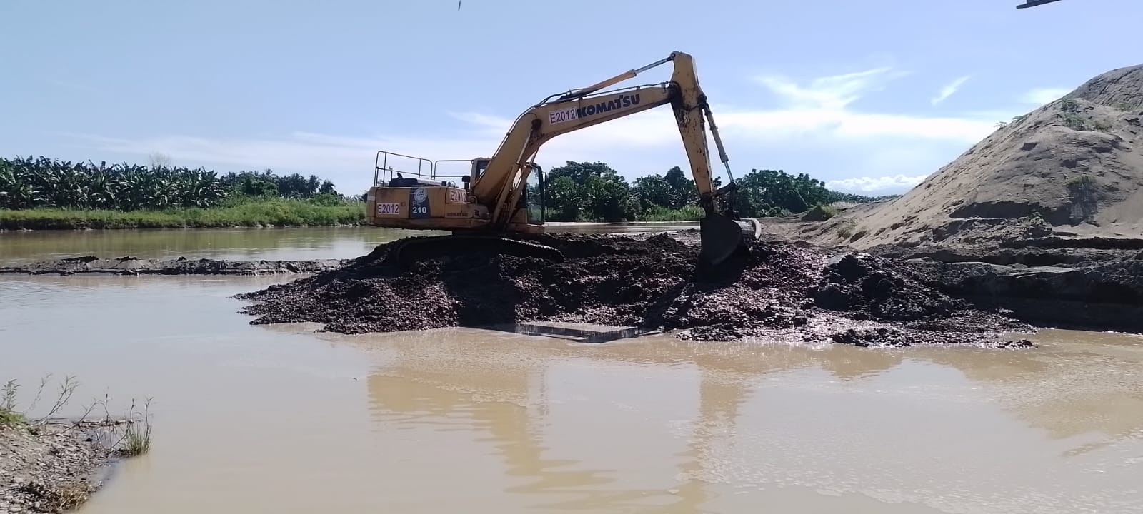 Excavator WhatsApp Image 2025-05-13 at 18.27.34